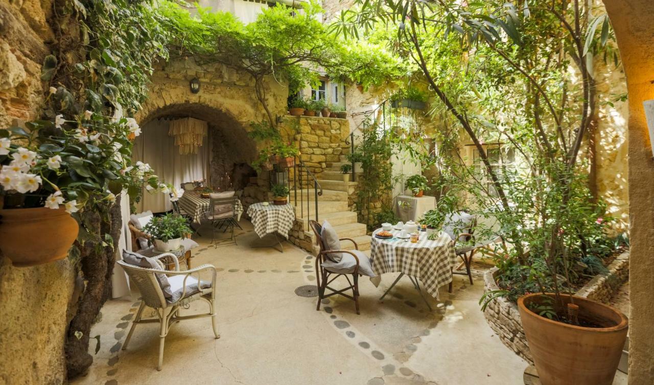 Hotel La Cordiere Lourmarin Exterior foto